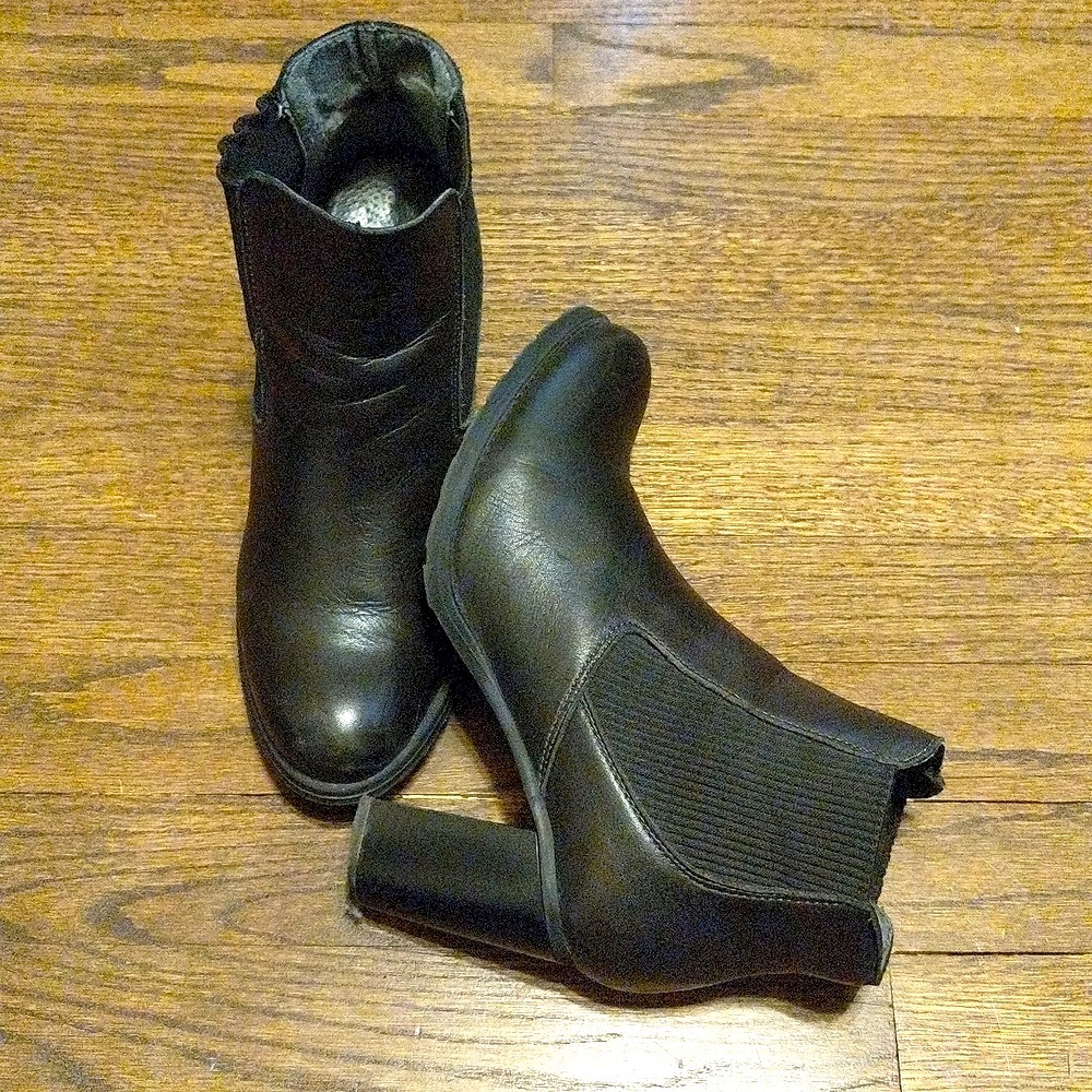Leather shoe booties
